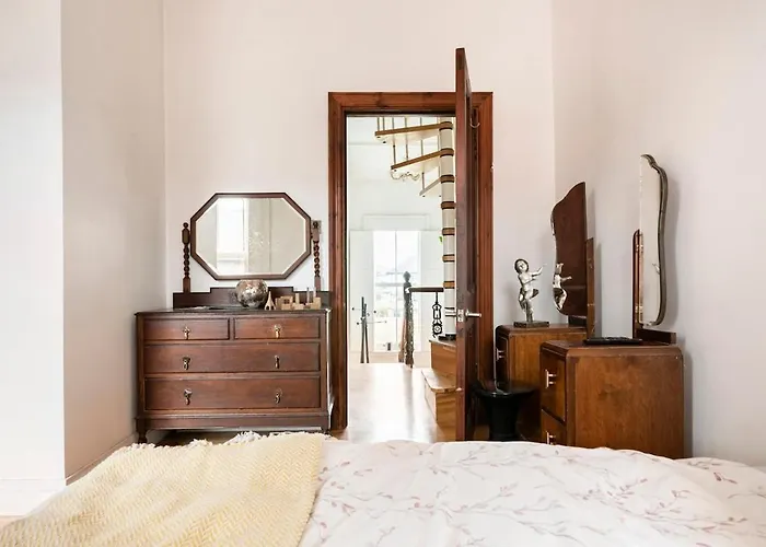 Serres' Homestay szállás *